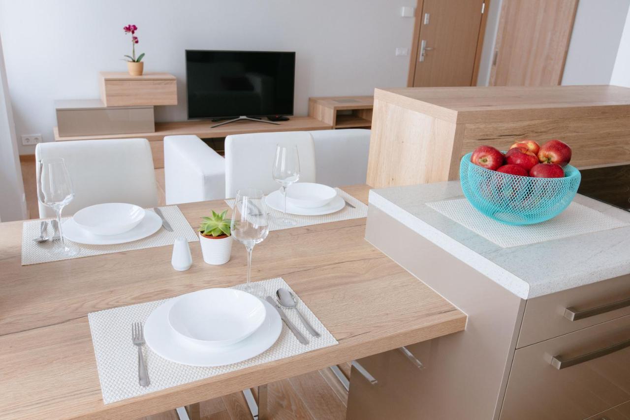 New Exclusive 2 Bedroom Apartment In Oldriga Kültér fotó
